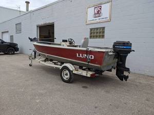 lot 173 image: 16 LUND Mr. Pike 16 Fishing Boat and Trailer - 40hp Mercury Thunderbolt Outboard