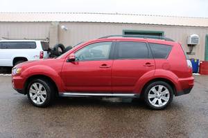 2013 Mitsubishi Outlander SE - AWD