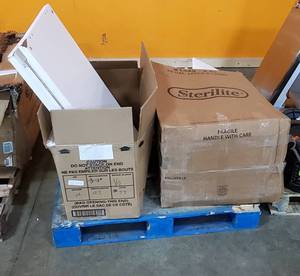 lot 51 image: Salvage Pallet - Home Decorators Collection Shelf (For parts or repair)