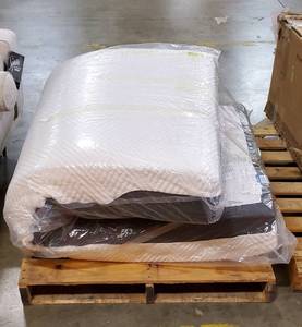 lot 24 image: LUCID 10 Inch Memory Foam Medium Feel, Full