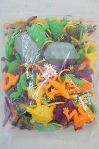 plastic reptiles and dinosaurs