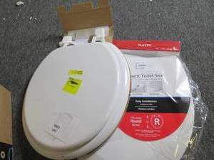 lot of 5 toilet seats ...