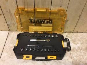 DEWALT 14 in. Drive SAE and Metric Ratchet and Socket Set (25-Piece)