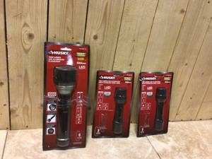 MIX LOT OF HUSKY FLASHLIGHTS Customer Returns See Pictures