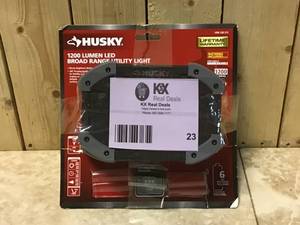 Husky 1200 Lumens Broad Range Utility LED Light Customer Returns See Pictures