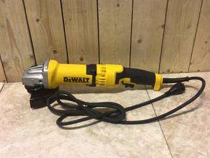 DEWALT 13 Amp Corded 4-12 in. Angle Grinder Customer Returns See Pictures