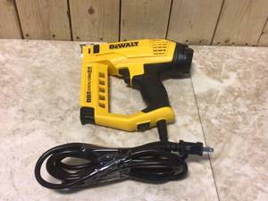 DEWALT 5-in-1 Multi-Tacker and Brad Nailer Customer Returns See Pictures