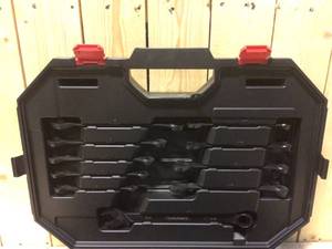 Husky 14 in., 38 in. and 12 in. SAE Drive 100-Position Universal and Metric Mechanics Tool Set (105-Piece) Customer Returns See Pictures