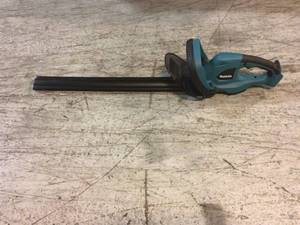 Makita 22 in. 18-Volt LXT Lithium-Ion Cordless Hedge Trimmer (Tool-Only) Customer Returns See Pictures