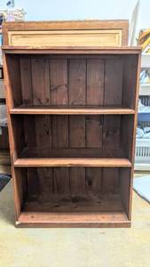 lot 27 image: Rustic Wooden Bookshelf