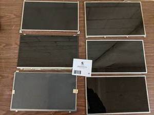 lot 31 image: 6 assorted Laptop Screens-For PartsRepair