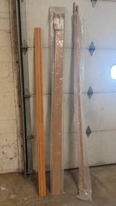 lot 09 image: Assorted Pieces of Oak Moulding & Trim-Great for Construction,  Contractors, Refinishing, Home Projects