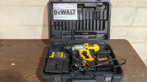 lot 59 image: Dewalt Cordless Hammer Drill W24V ACDC Converter