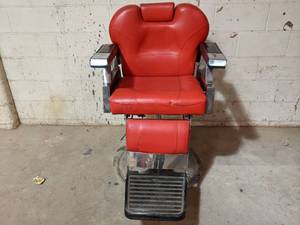 lot 55 image: Red Professional Barbers Chair
