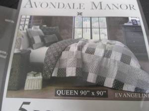 Avondale Manor Evangeline 5-Pc. Qui...