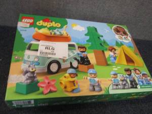 LEGO DUPLO Family Camping Van Adven...