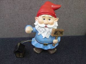 Garden Gnome- lamp needs to be reat...
