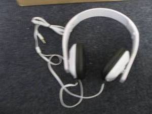 Box of 20 White Adjustable Headphon...
