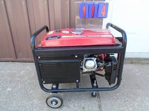 lot 114 image: King craft 3250 watt generator. Used condition. Tested & works. As shown.