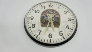 lot 11 image: Pigs Eye Pilsner Battery Operated Clock-12 12   x  12 12