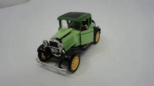 lot 40 image: 1930 Celery Green Ford Standard Coupe----137 Die Cast