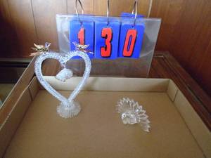 lot 130 image: Qty of 2 figuriens. Glass heart with gold & crystal turkey. As shown.