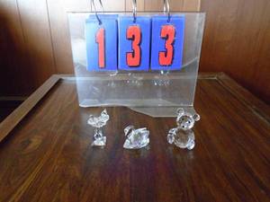 lot 133 image: Qty of 3 crystal figures. As shown. We think swaroski As shown.