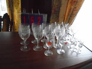 lot 152 image: Assortment of winedrink glasses. As shown.