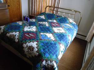 lot 180 image: Queen size brass bed frame. Includes everything in pictures. As shown.