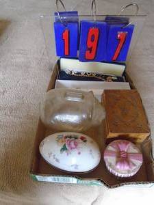 lot 197 image: Flat with glass piggy bankwood boxgambling bracelet. As shown.