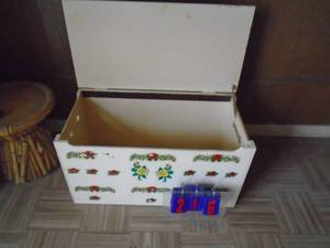 lot 216 image: Vintage wood toy chest. Nice shape. As shown.