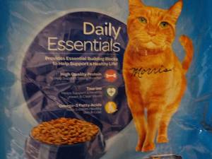 9 Lives 13 lb. Bag Cat Food...