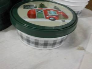 25 Plastic Xmas Containers with Lid...