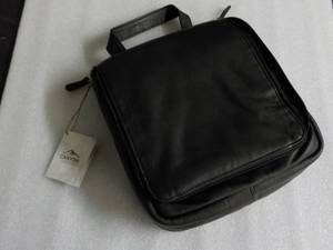 Canyon Leather Travel Bag...