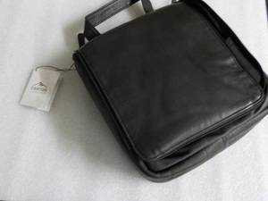 Canyon Leather Travel Bag...