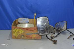 lot 117 image: Excavator mirrors.