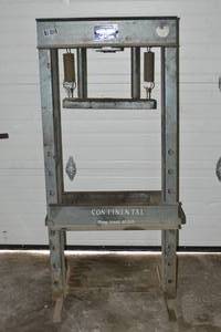 lot 30 image: 30 ton shop press