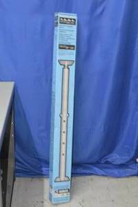 lot 37 image: Telescoping adjustable floor jack