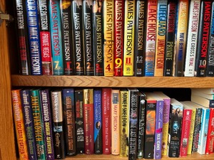 lot 13 image: Variety of Jame Patterson and Janet Evanovich Books & More