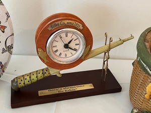 lot 131 image: Fish Themed Home Decor Items