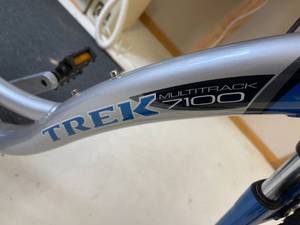 lot 61 image: Trek Multi Trak 7100 Womens Bike w Manoura Stationary Exerciser