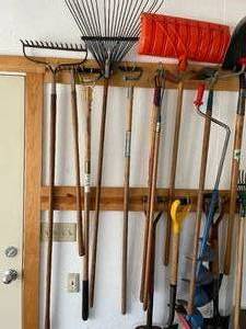 lot 82 image: Long Handled Yard Tools