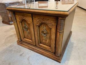 lot 95 image: Wooden 2 Door Accent Table With Glass Top