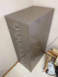 lot 113 image: 8 Drawer Metal Cabinet Full of Assorted Hardware