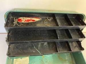 lot 116 image: Vintage Metal Tackle Box with Some Tackle
