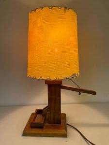 lot 150 image: Vintage Folk Art Water Pump Themed Table Lamp