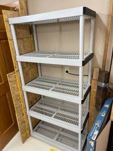 lot 154 image: 5 Shelf Plastic Shelving Unit