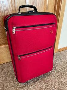 lot 163 image: Swiss Gear Suitcase with Carry On
