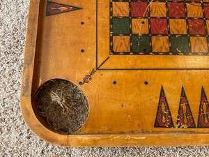 lot 165 image: Vintage Wooden Board Game