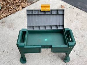 lot 189 image: ZAG Gardening Bench with Tool Tray
